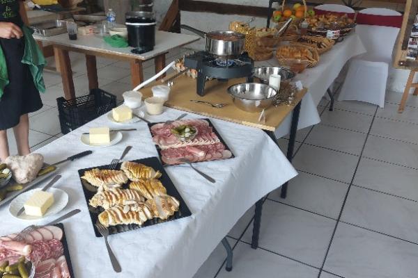 Brunch  sucré salé service en self avec service pour un retour de mariage