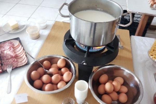 Brunch  sucré salé service en self avec service pour un retour de mariage