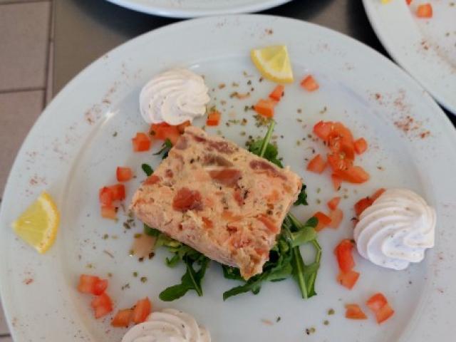 rillette de saumon maison et sa crème ciboulette